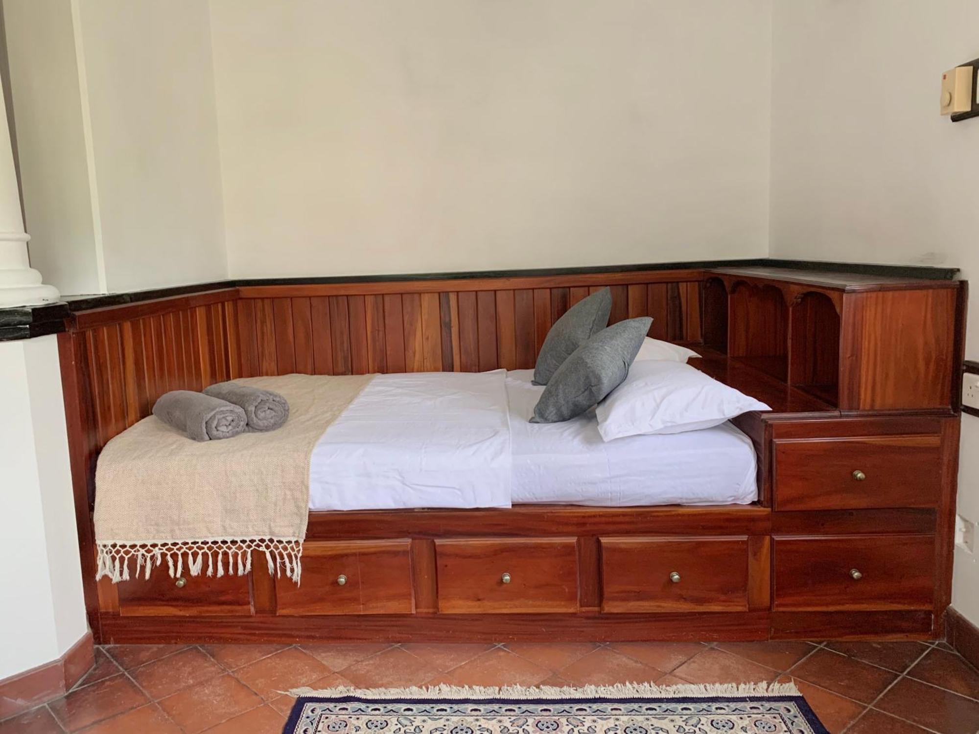 Blue Swan Inn أونا واتونا المظهر الخارجي الصورة