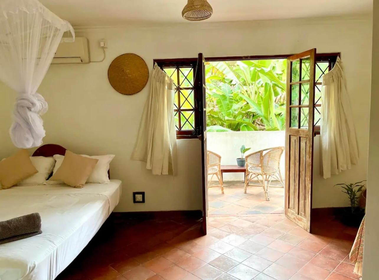 Blue Swan Inn أونا واتونا المظهر الخارجي الصورة