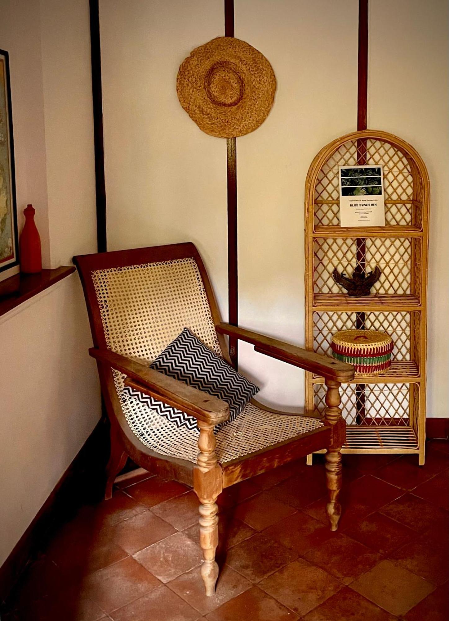 Blue Swan Inn أونا واتونا المظهر الخارجي الصورة