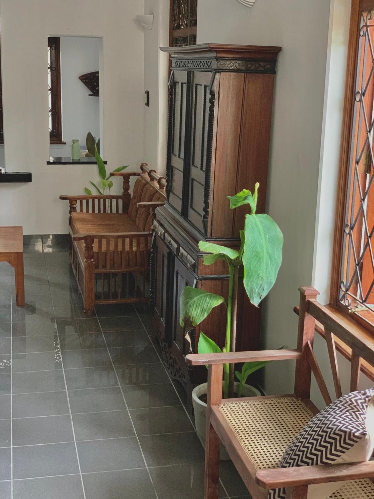 Blue Swan Inn أونا واتونا المظهر الخارجي الصورة